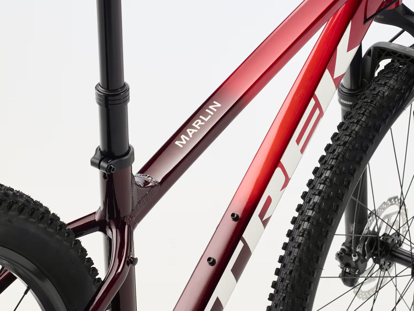 Trek Marlin 7 Gen 3 - Fury Red Fade